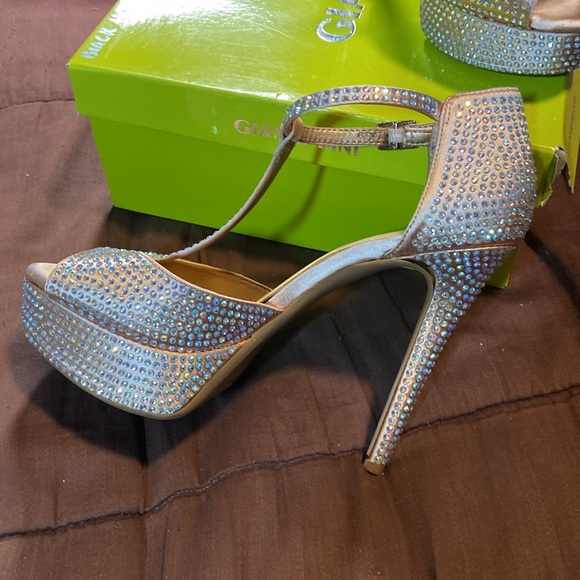 Platform Peep-Toe Sparkly Heels.  Gianni Bini Brand. EUC - Picture 16 of 16